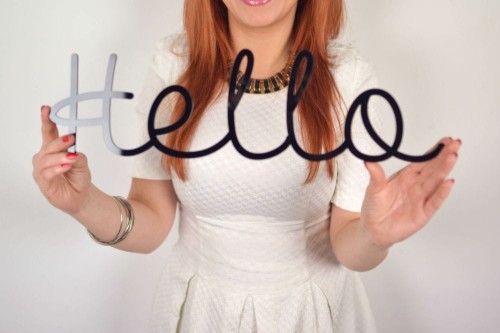 hello-napis-na-sciane-manufaktura-moderat-02.jpg