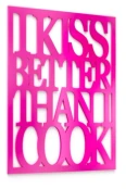 Dekoracja-z-plexi-napis-3d-na-sciane-I-kiss-better-than-i-cook-zdjecie-z-aranzacji-wnetrza2b.jpg