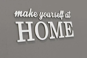 Make yourself at HOME - napisy na ścianę
