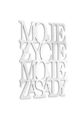 Dekoracja-z-plexi-napis-3d-na-sciane-Moje-zycie-moje-zasady-zdjecie-z-aranzacji-wnetrza.jpg