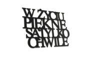 0020066-napis-na-sciane-kolor-czarny-moderat-W-zyciu-piekne-sa-tylko-chwile-hq.jpg
