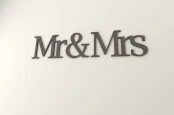 mr-and-mrs-napis-na-sciane-manufaktura-moderat-02.jpg