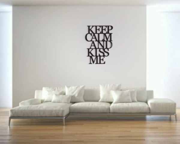 keep-calm-and-kiss-me-napis-3d-na-sciane-manufaktura-moderat-02.jpg